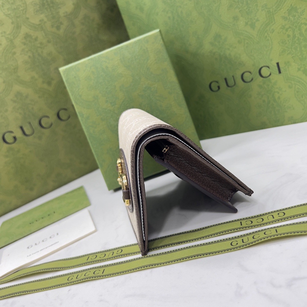 グッチ財布コピー背面デザイン